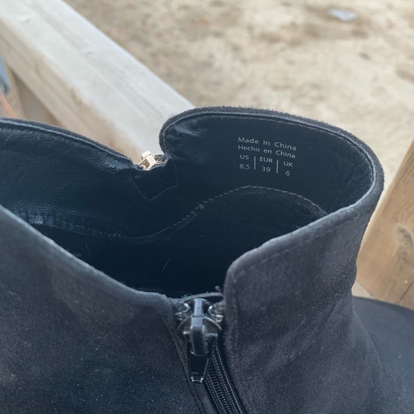 Black booties - Picture 2 of 4